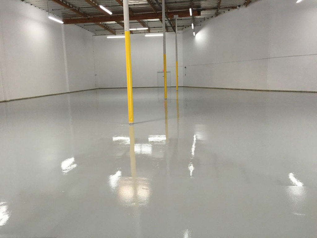 Thi công sơn epoxy sàn nhà xưởng - kinh nghiệm thực tế từ dự án